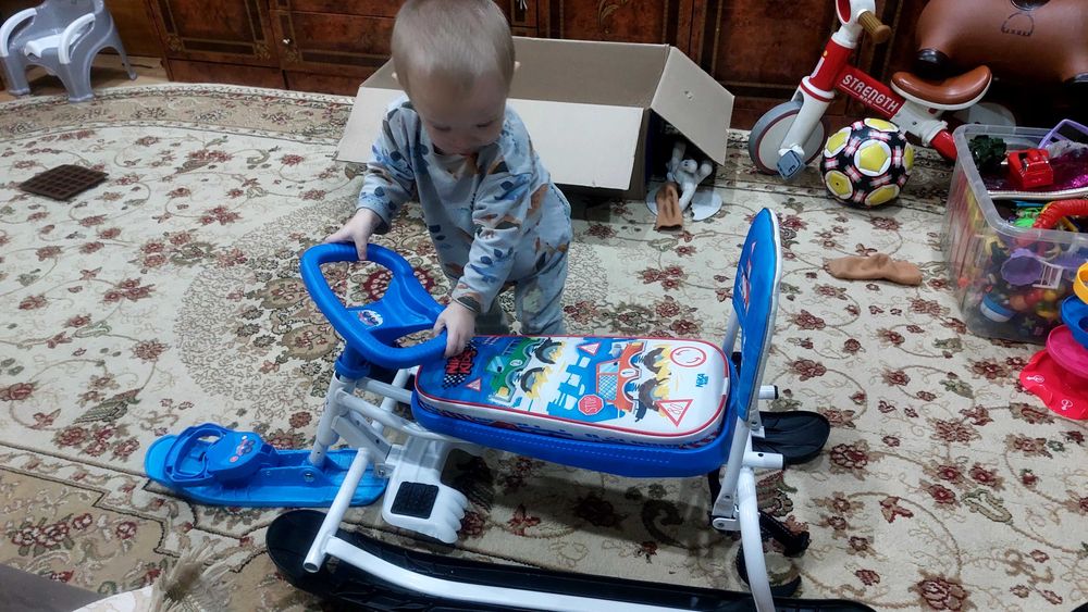 санки снегокат с рулевым управлением