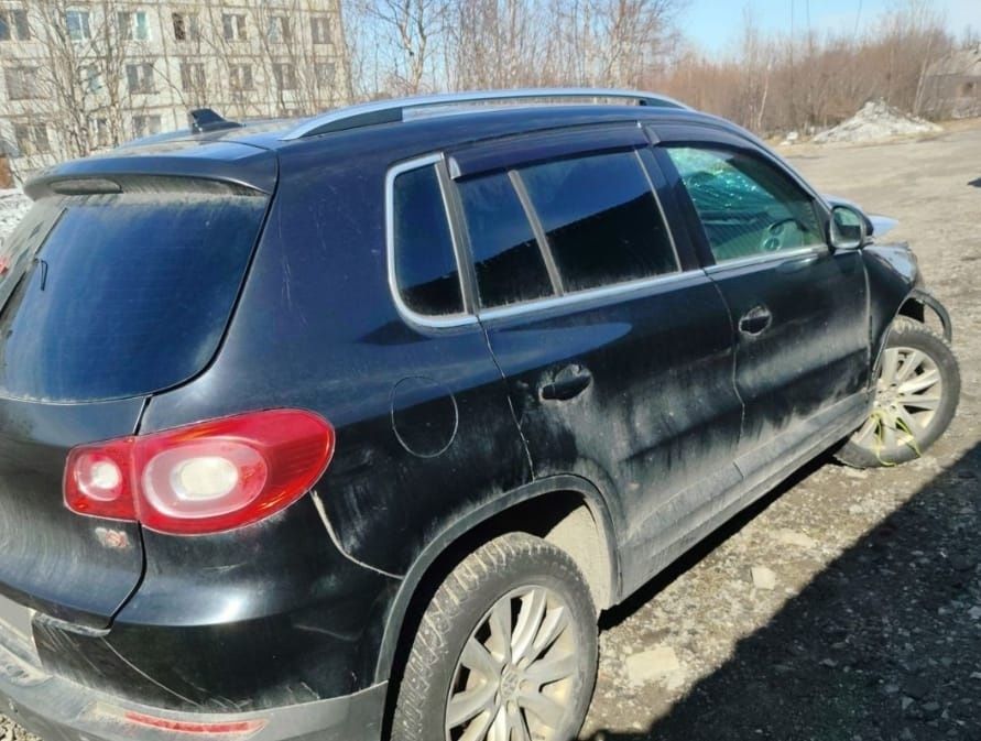 Кузовные детали : крыша двери крылья Тигуан Фольксваген Volkswagen