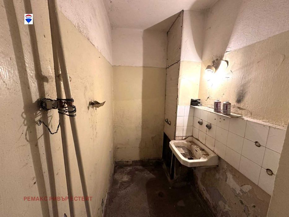 Продава се Тристаен апартамент в Русе, Здравец Изток - 82 кв.м за 622 €/кв.м - Снимка #11