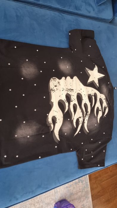 Футболка hellstar абсолютно новая