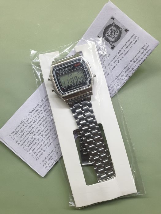 Часы электронные стильные новые