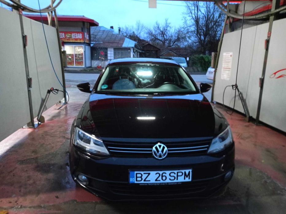 Vând Vw Jetta 2011