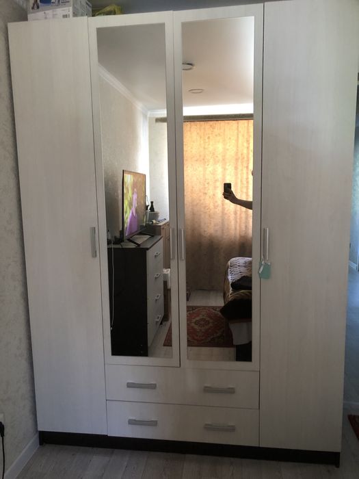 Продам спальный гарнитур