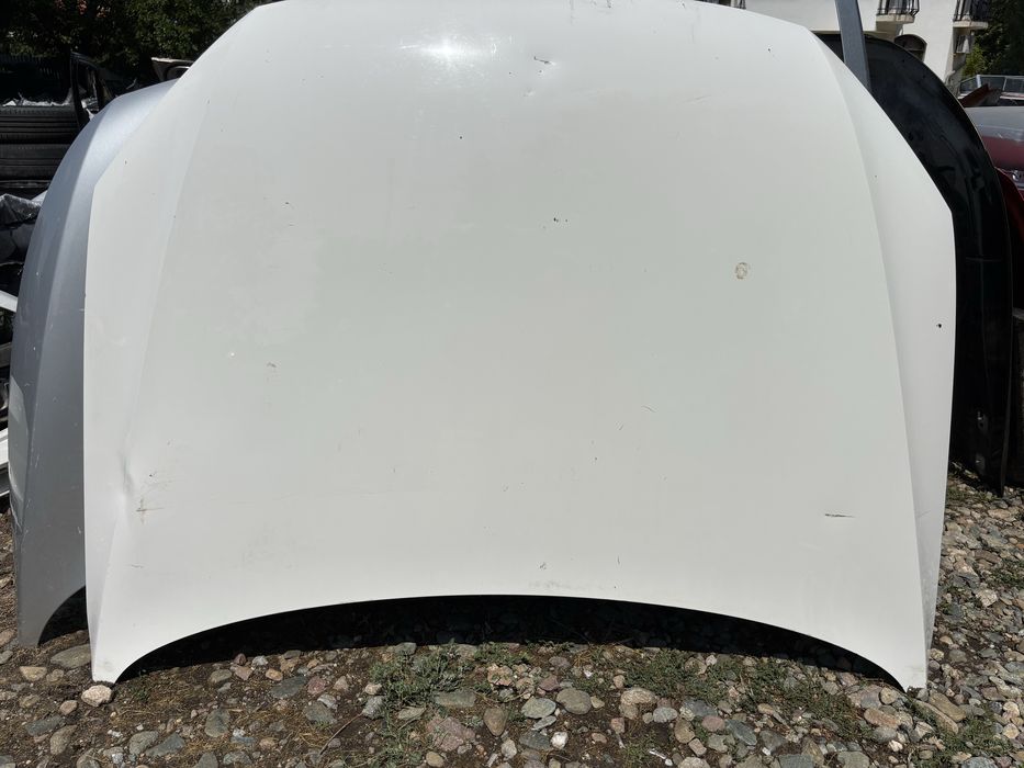 Капак VW Passat B7