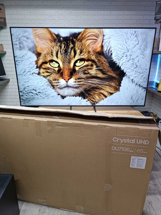 65 дюймов оригинальный Samsung