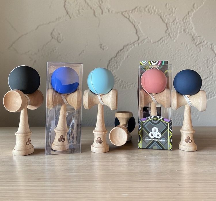 Kendama kbr noi in cutie cu ata de rezerva discount