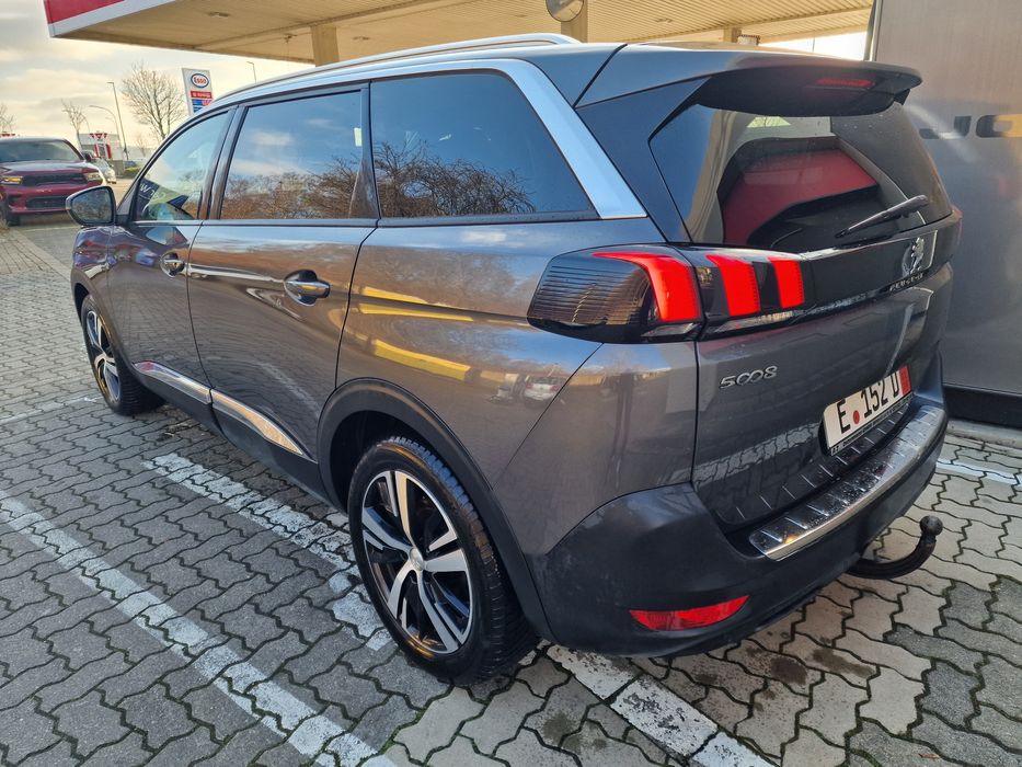 Peugeot 5008 2020 Pano/LED/Navi BlueHdi
