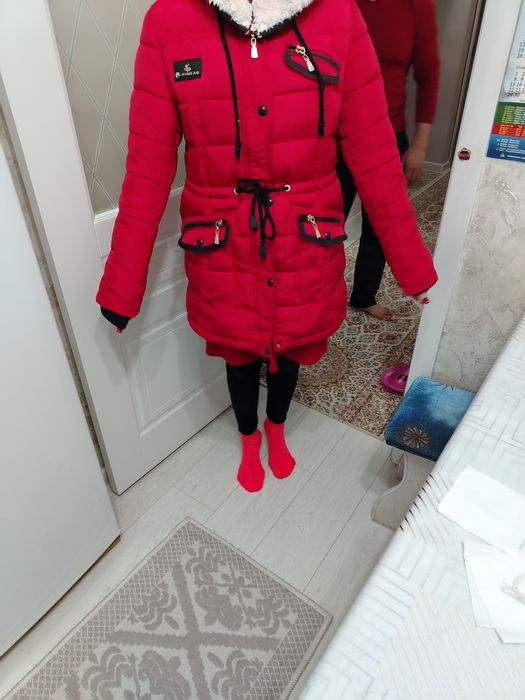 Куртка зимная красного цвета