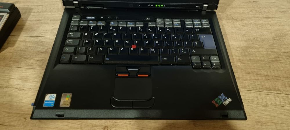 Laptop vechi de colecție IBM R 52