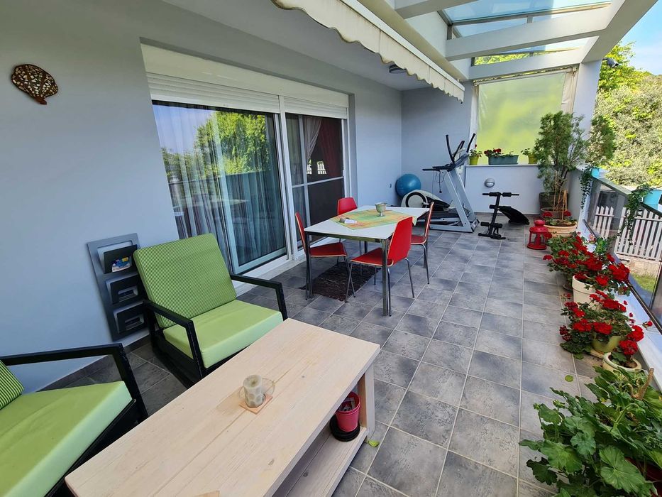 ПРОДАВА се самостоятелна къща 230кв.м в Palio Kavala (код 4184)