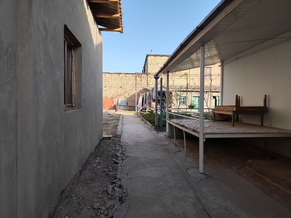 Ховли сотилади азотчикда