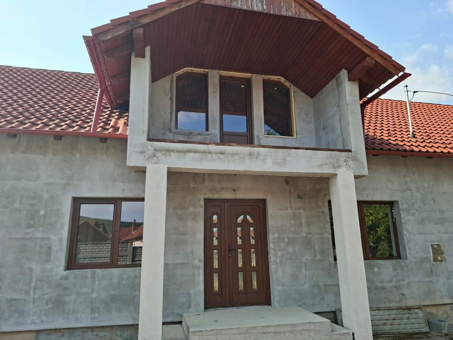 Casă de vânzare