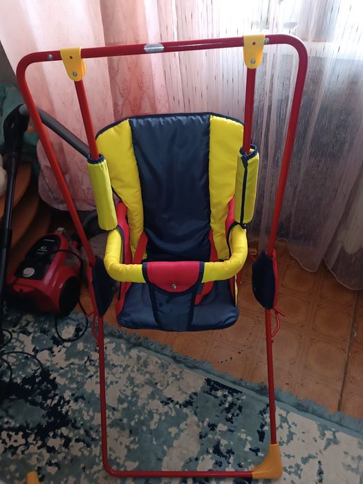 Продам качелю детскую.