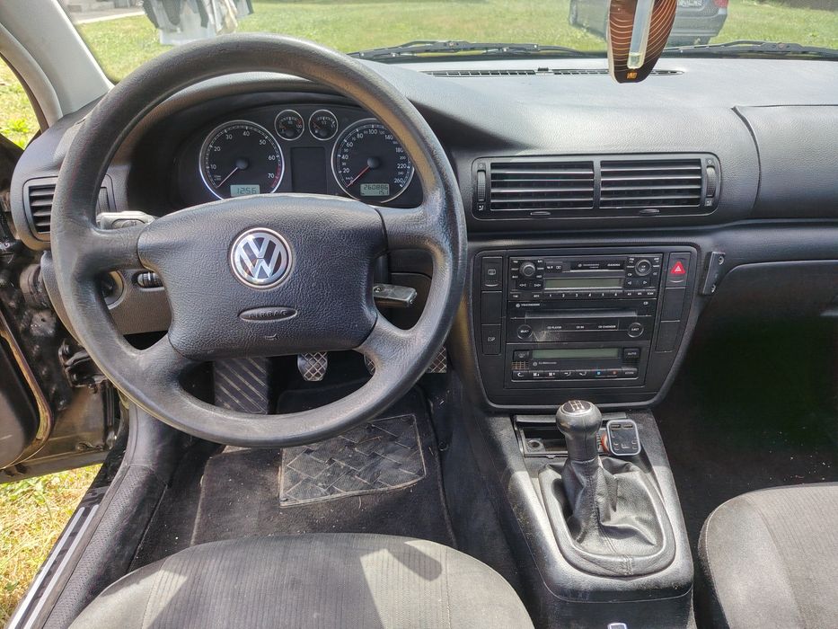 Volkswagen Passat 1.6 benzina