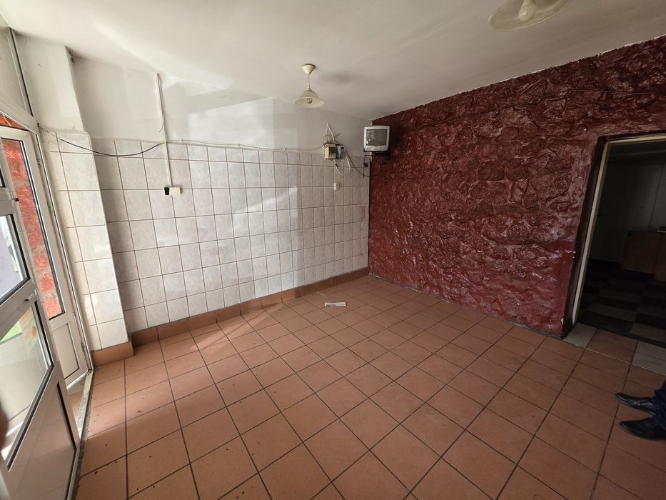 Spațiu comercial de închiriat – Piața Centrală – 1.300 lei/lună