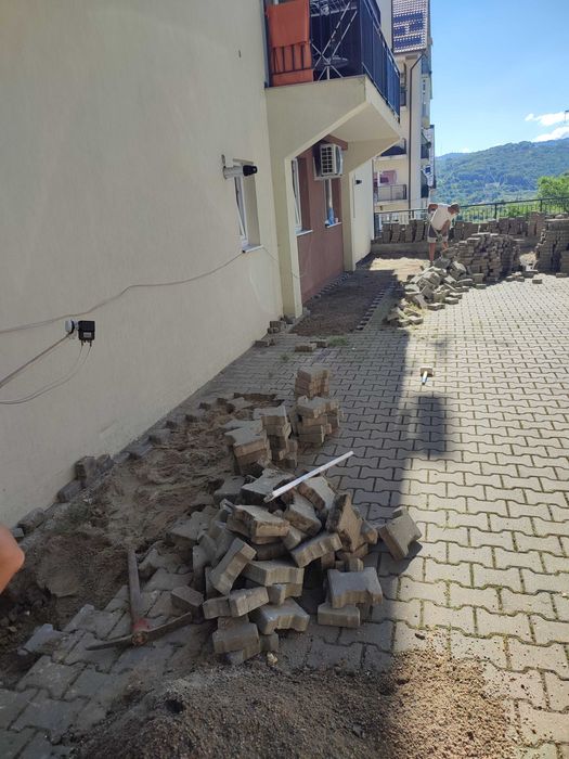 Firma de construcții execută lucrări de construcții de la A la Z