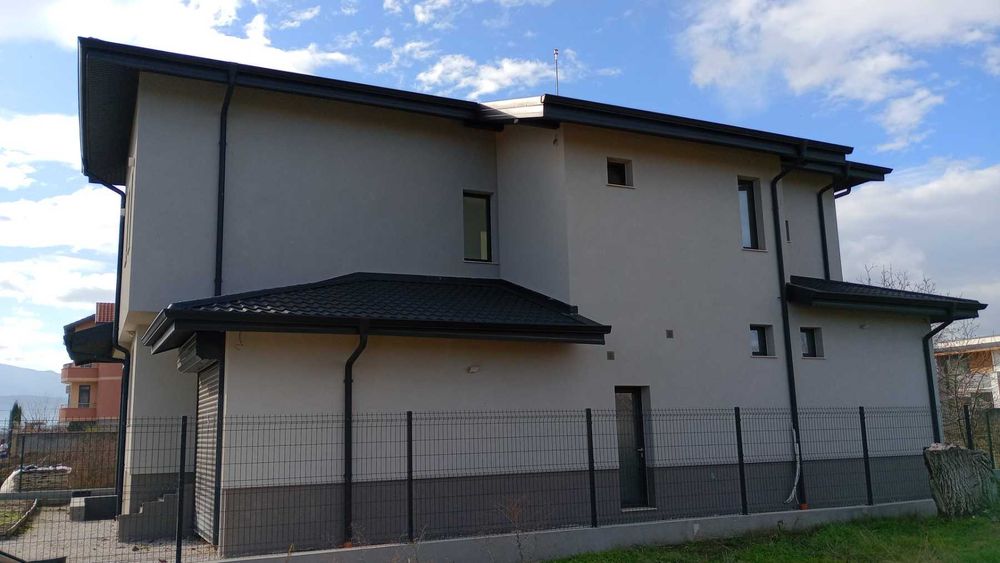 Продава КЪЩА    
град Пловдив, кв. Остромила