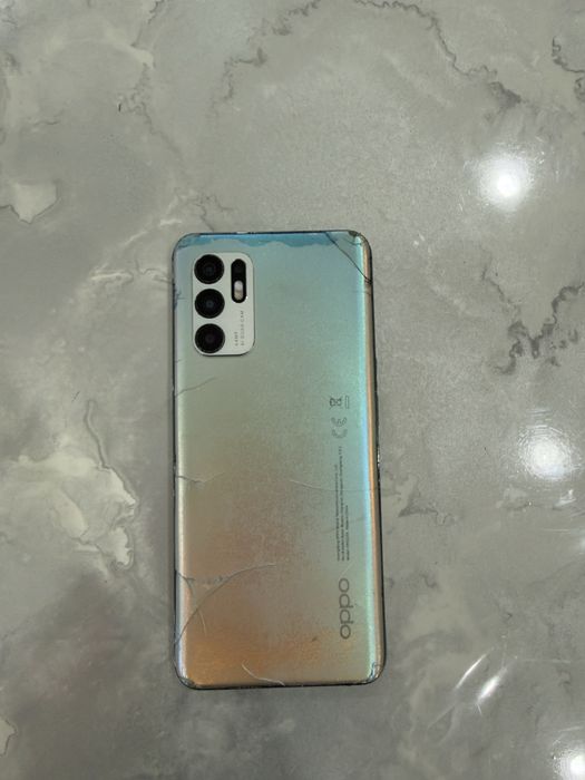 продам телефон Oppo Reno6