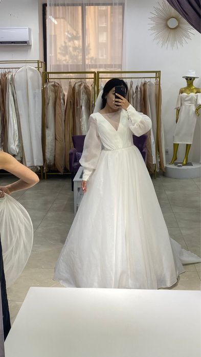 Продам сваденбные платья