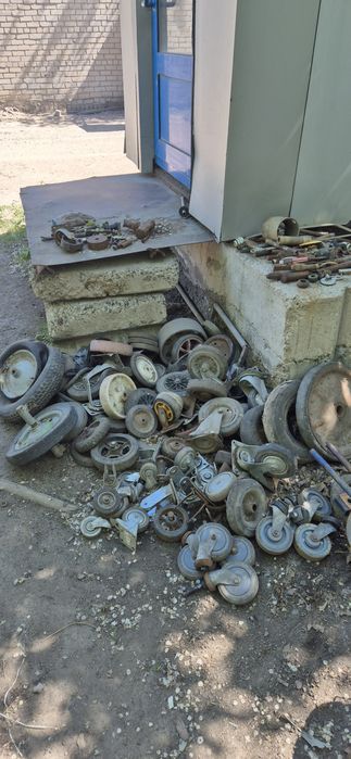 колёса на тачки, тележки разные и для воды или газбаллона.