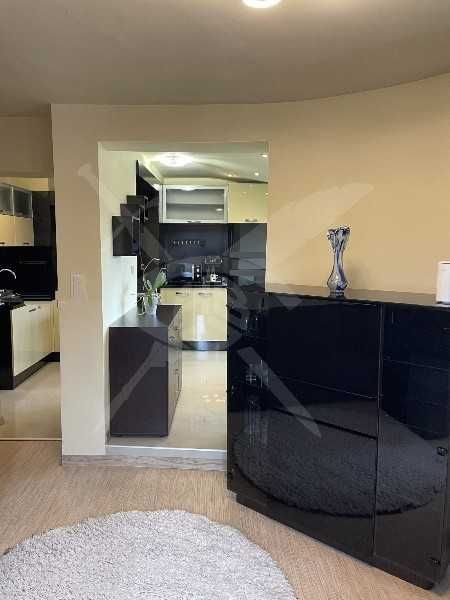 Тристаен - Център