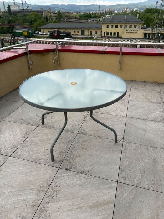 Продавам градински Маси 25€ и столове 7€
