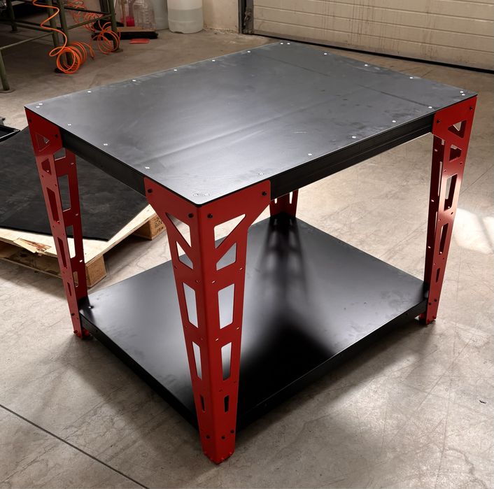 Masa de lucru din metal