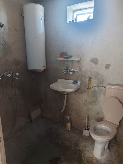 Дава се под наем Къща в с. Роза, Област Ямбол - 85 кв.м за 51 € - Снимка #16