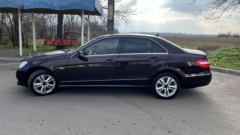 MERCEDES-BENZ E-Class 2011 — imagine 4