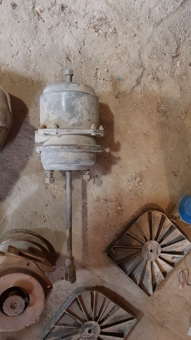 Зап.части самосвал хова