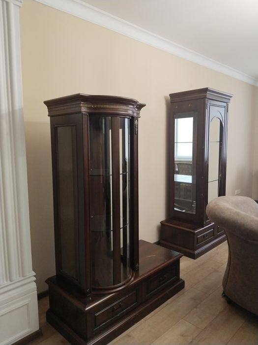 Б/у теливизорный шкаф