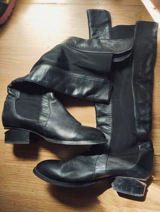 Елегантни дамски кожени ботуши
