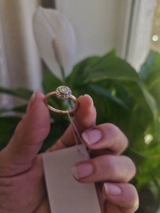 Продам золотое кольцо.  16.5 Размер