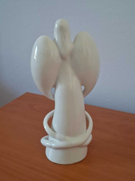 Фигурка Ангел от костен порцелан | Символ на вярата и мъдростта