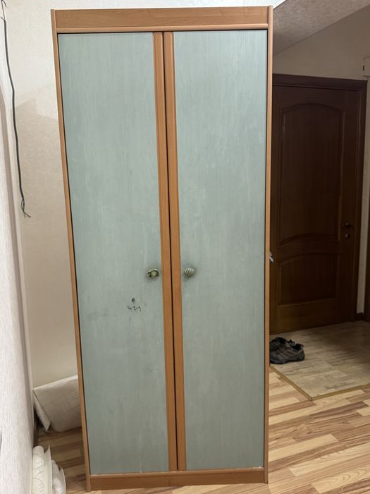 продаю два шкафа