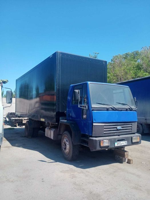 Продам термобудку Форд Карго