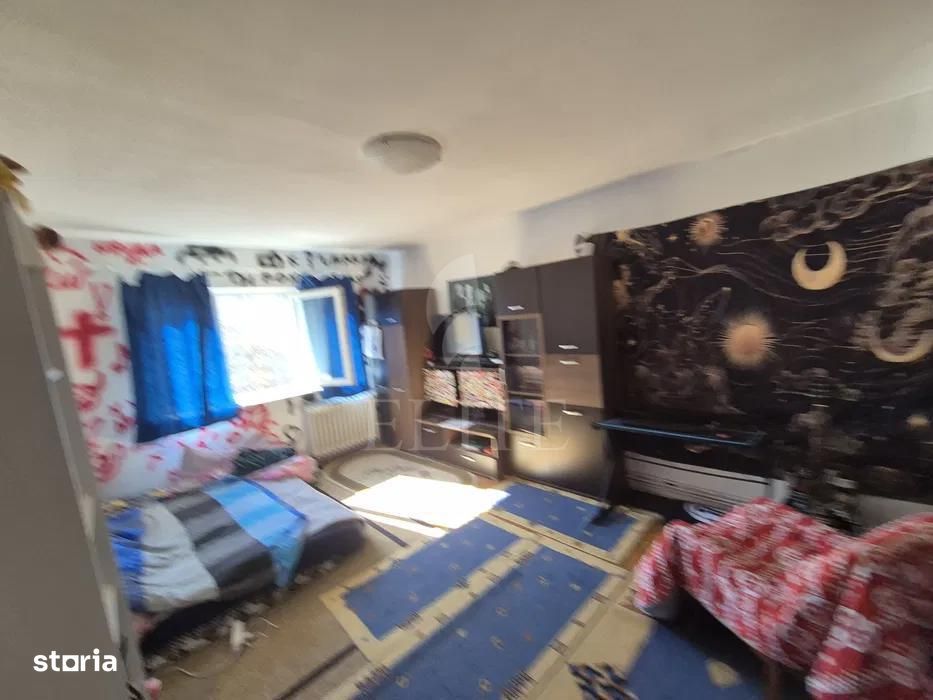 Apartament 4 camere în zona BLOCUL SPRAY
