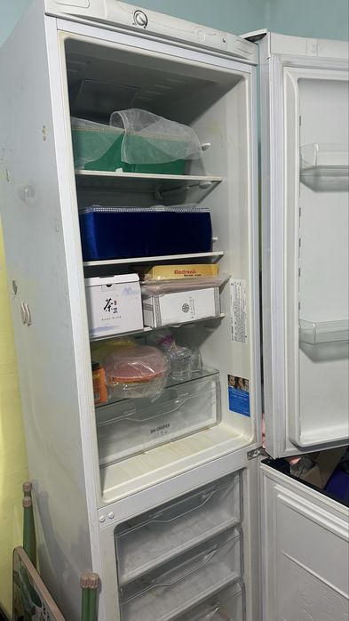 Холодильник Indesit