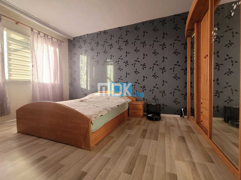 Голям реновиран и обзаведен 3-стаен Коматево