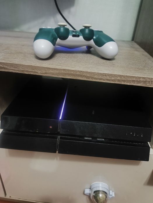 Продаются плейстейшин 4