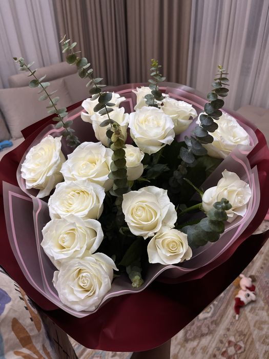 Белые розы большие