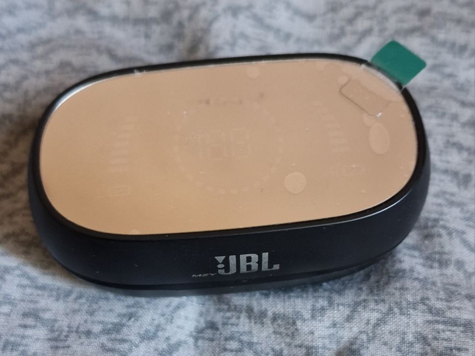 Продавам блутут слушалки