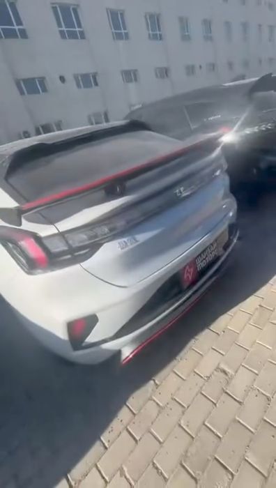 Zeekr 001 FR 100kWh 4WD silver