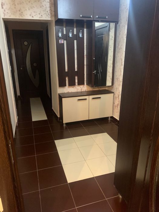 Inchiriez apartament 3 camere