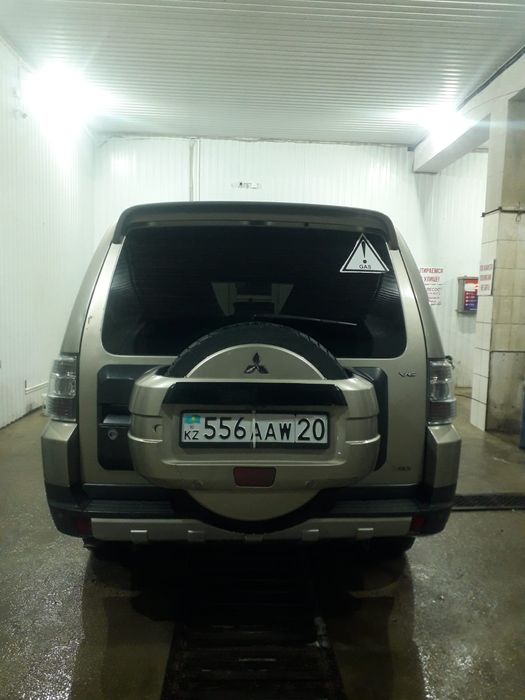 Mitsubishi Pajero 4