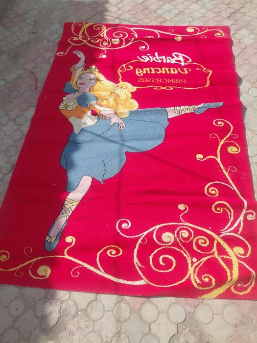 Ұстанған кілемдер сатылады