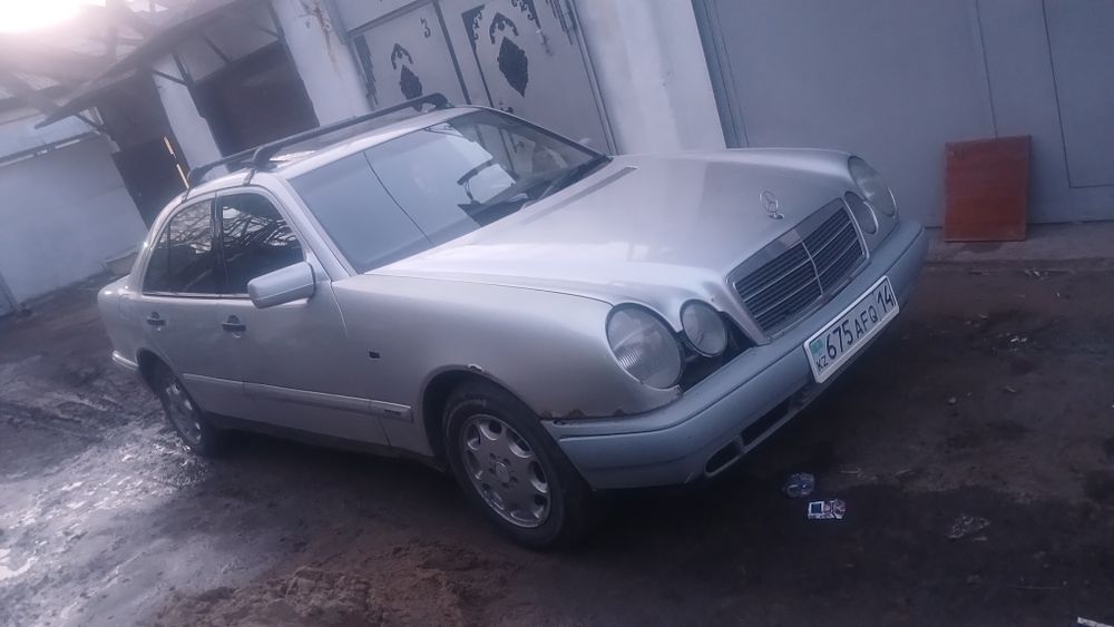 Продам мэрс 210 на 111 маторе