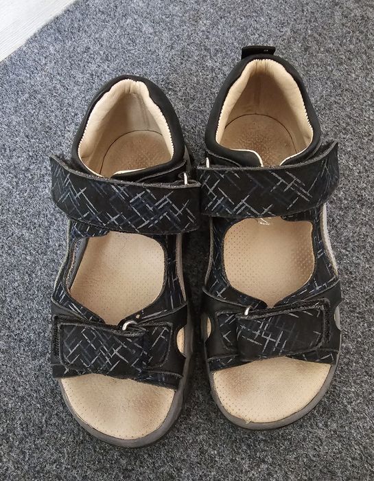 Сандалии на мальчика