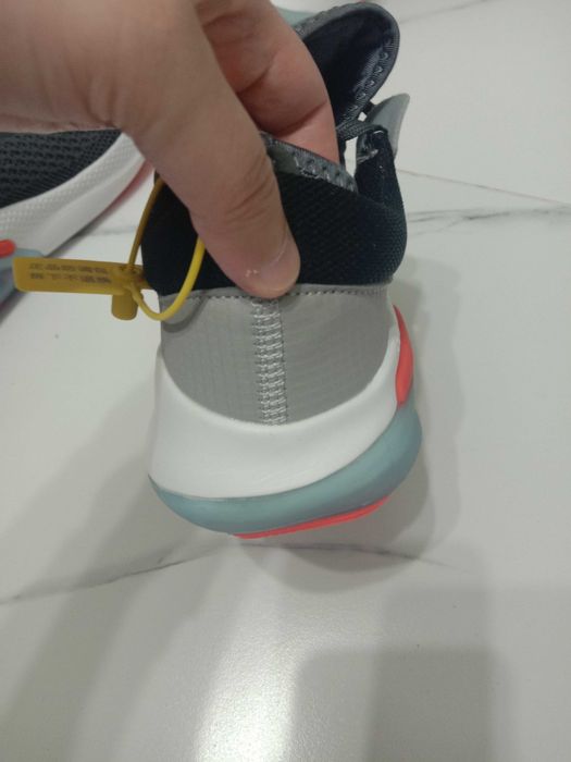 Мужские кроссовки