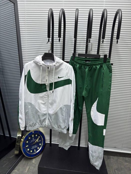 Мъжки шушлякови екипи Nike